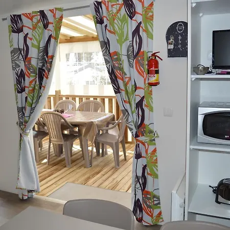 Location Mobil-home Climatise A Campsite